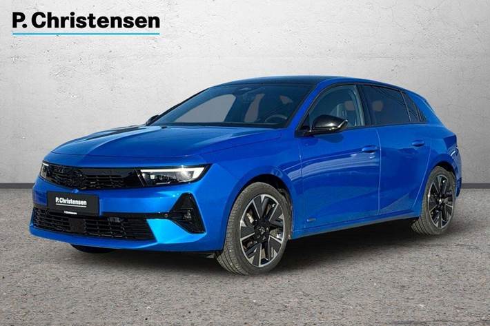 Blå Opel Astra-e fra 2023 set udefra