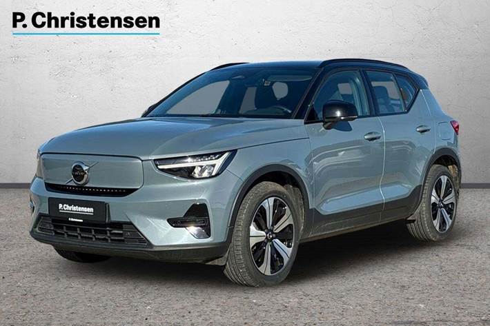Grå Volvo XC40 fra 2022 set udefra