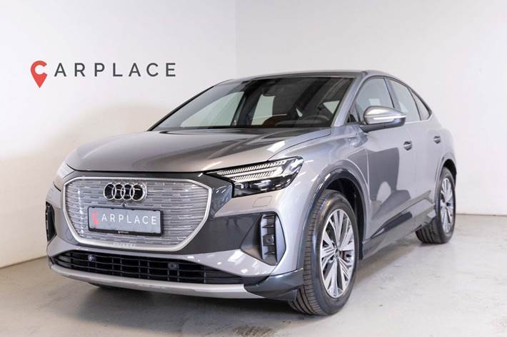Grå Audi Q4 e-tron fra 2022 set udefra