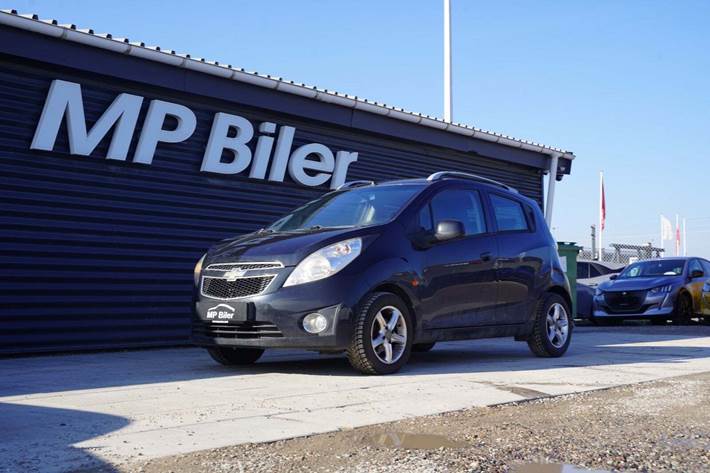 Sort Chevrolet Spark fra 2012 set udefra