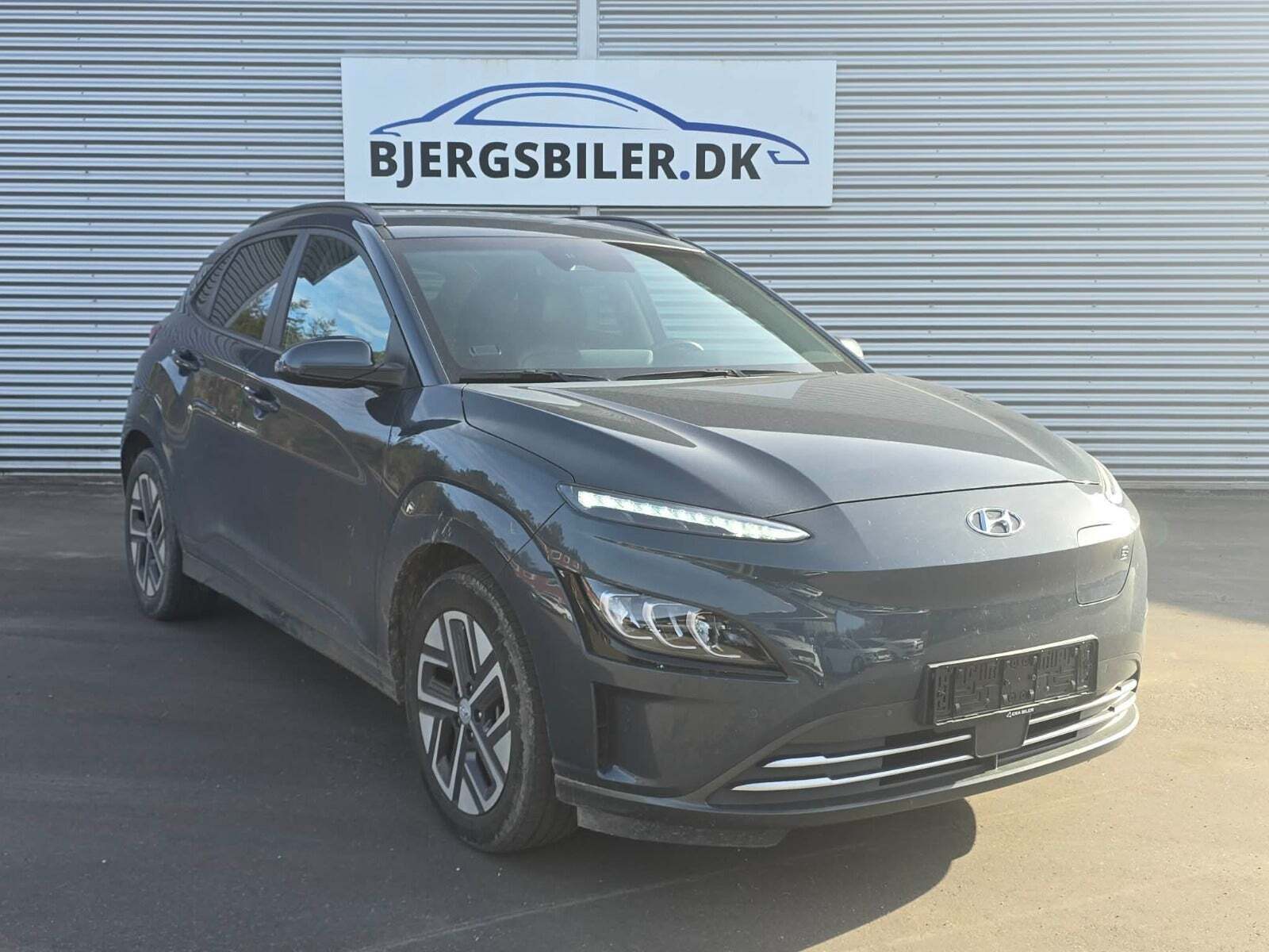 Grå Hyundai Kona fra 2022