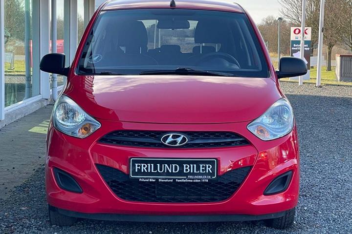 Rød Hyundai i10 fra 2013