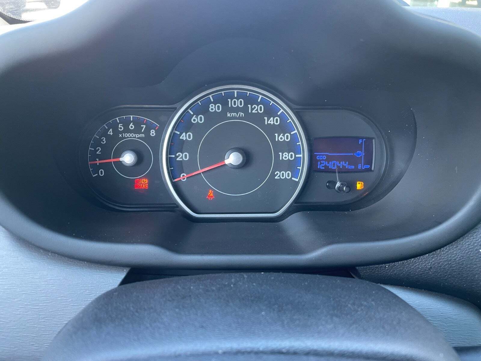 Rød Hyundai i10 fra 2013