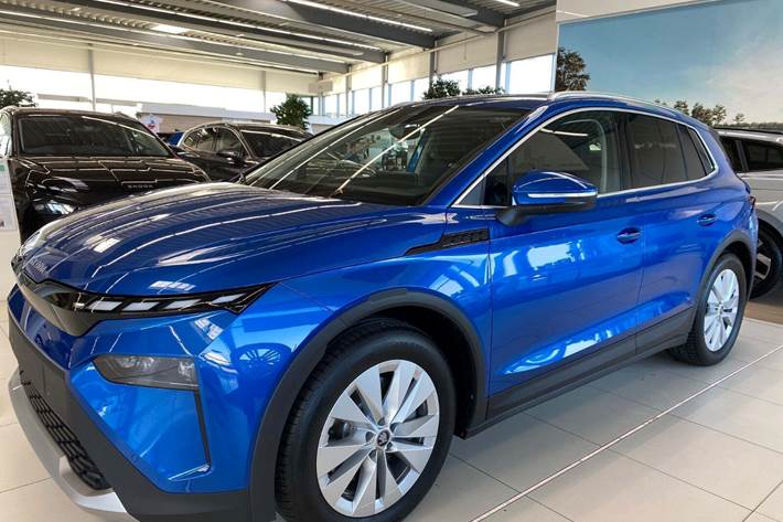 Blå Skoda Elroq fra 2026 set udefra