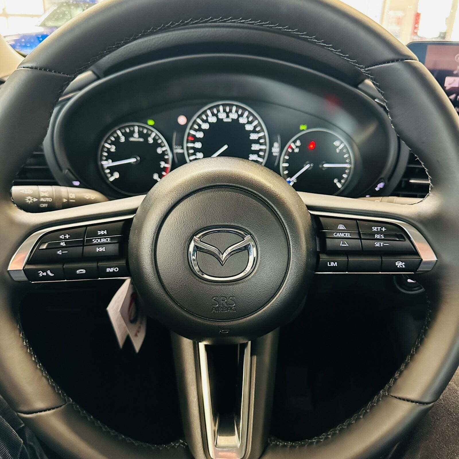 Mazda 3 2,0 e-SkyActiv-X 186 Exclusive-Line