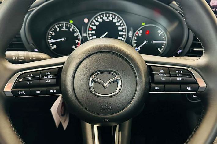 Sort Mazda 3 fra 2024