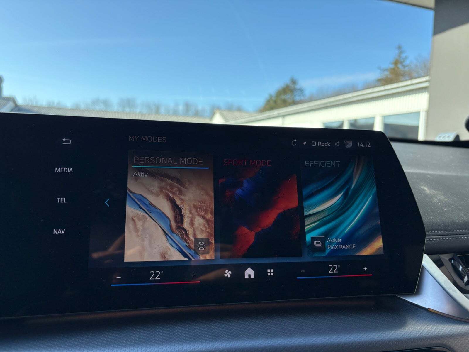 Grå BMW iX1 fra 2024