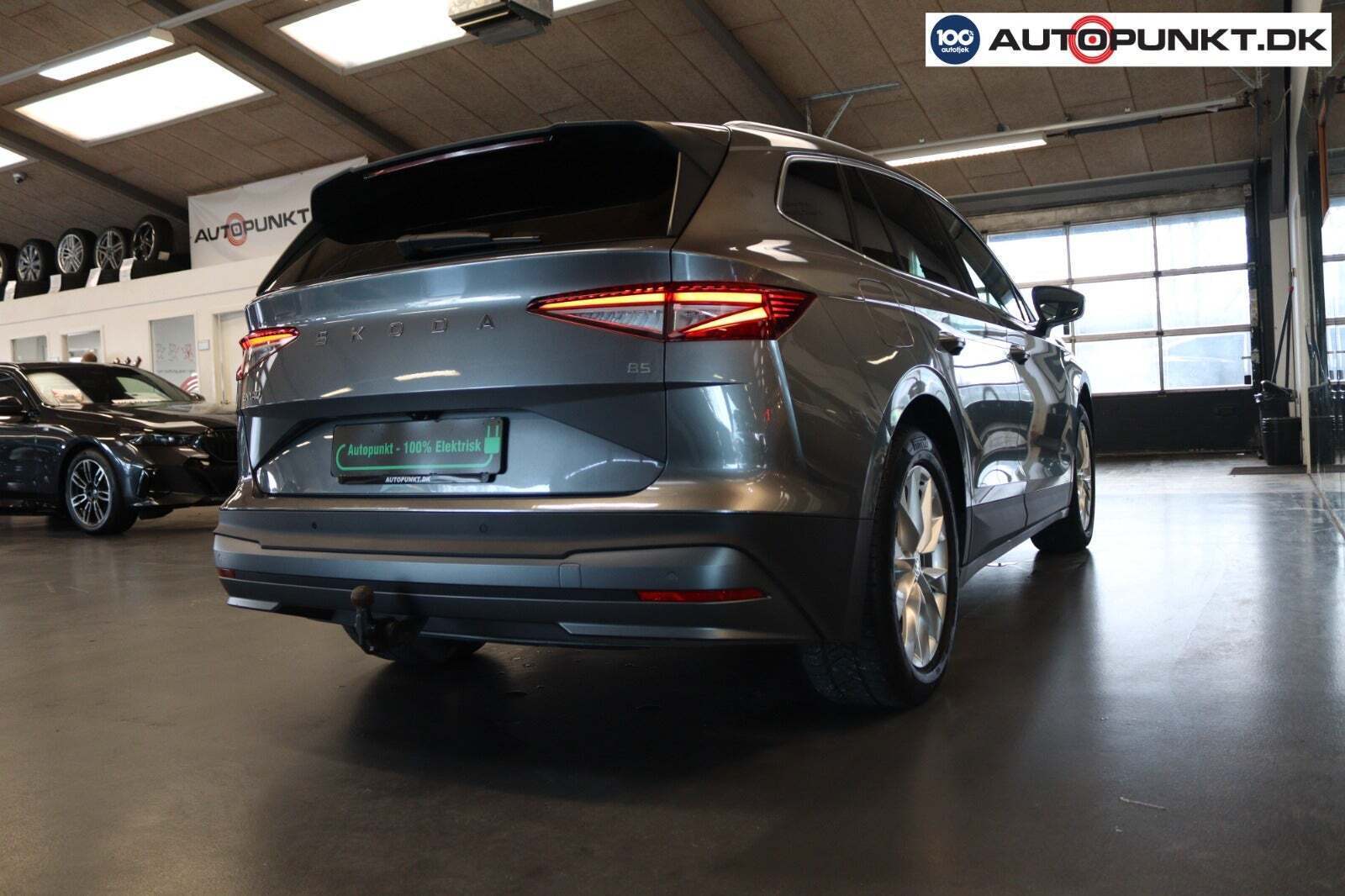 Grå Skoda Enyaq fra 2025