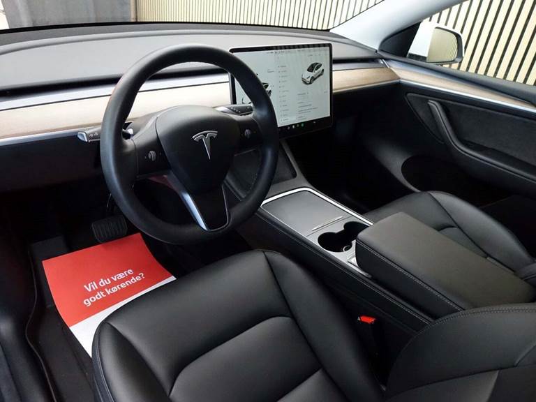 Tesla Model Y Long Range AWD