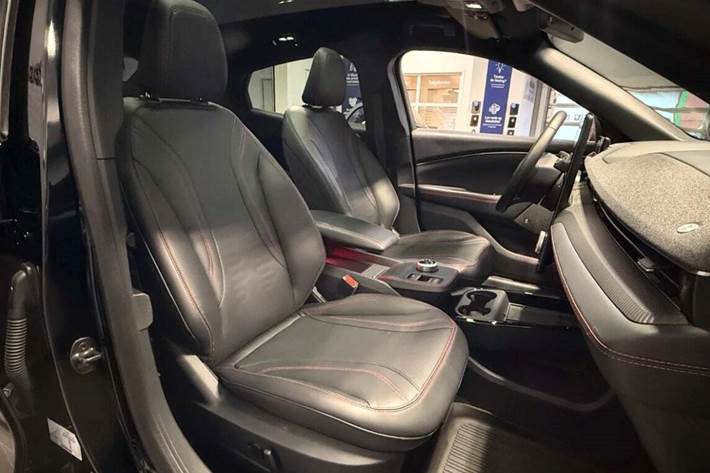 Sort Ford Mustang Mach-E fra 2021