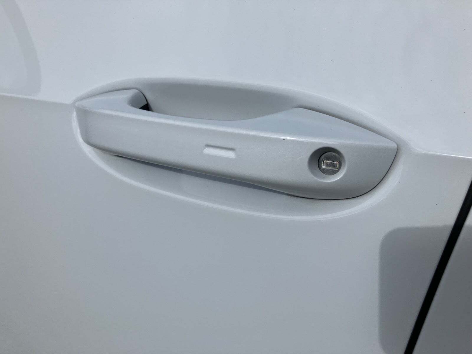 Hvid Cupra Born fra 2023