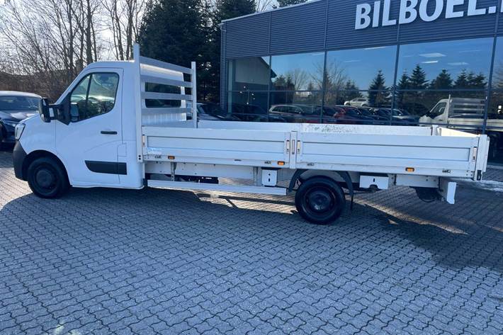 Hvid Renault Master IV T35 fra 2021