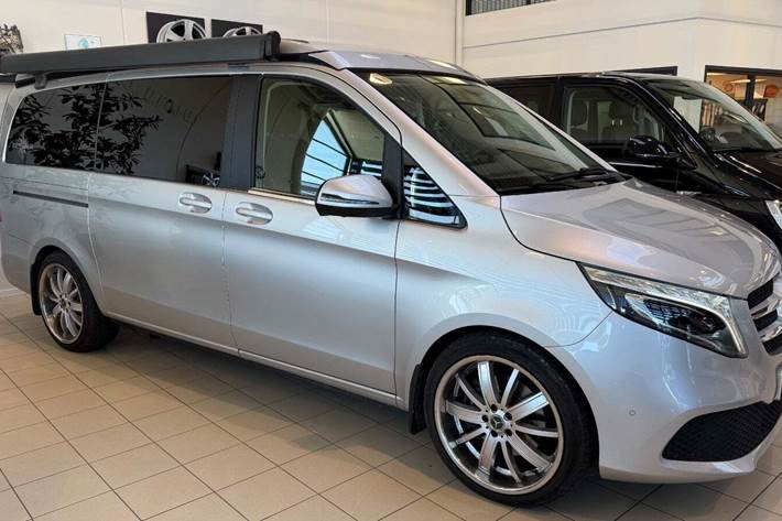 Sølv Mercedes V250 d fra 2021