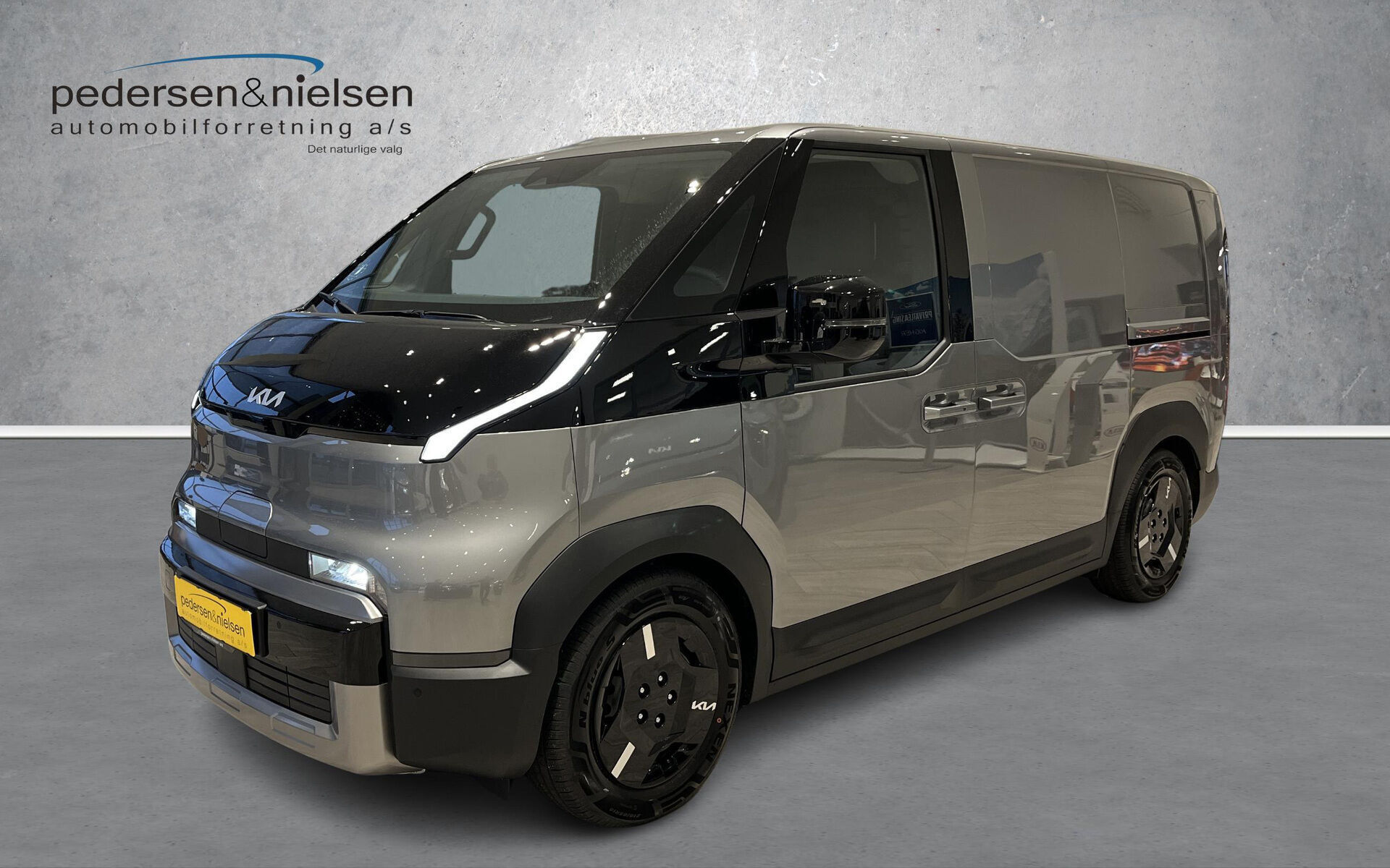 Kia PV5 Cargo L2H1 EL Long Range Work 163HK Van Aut.