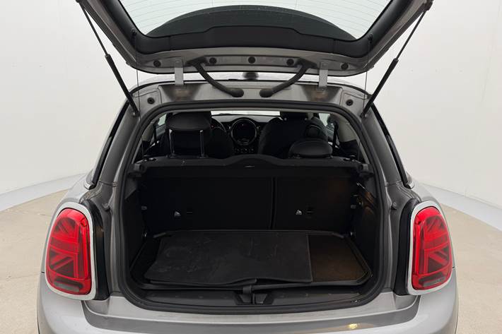 Sølv Mini Cooper fra 2023