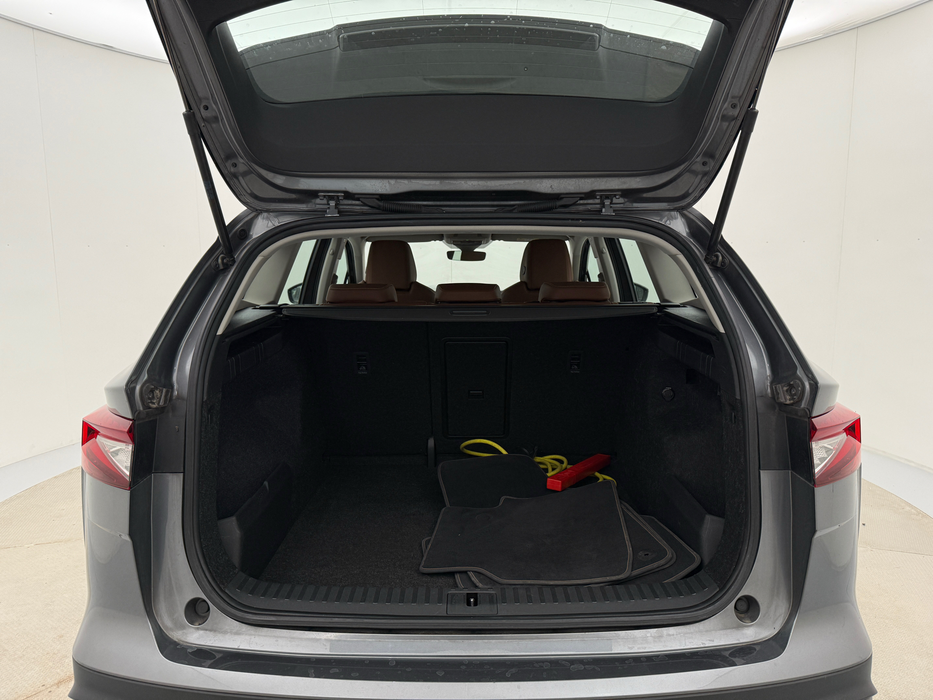 Grå Skoda Enyaq fra 2022