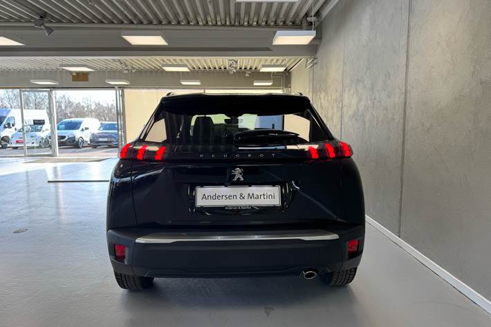 Sort Peugeot 2008 fra 2020