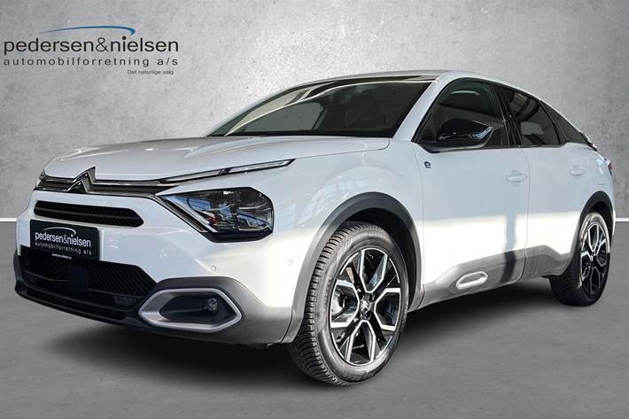 Hvid Citroën ë-C4 fra 2024 set udefra