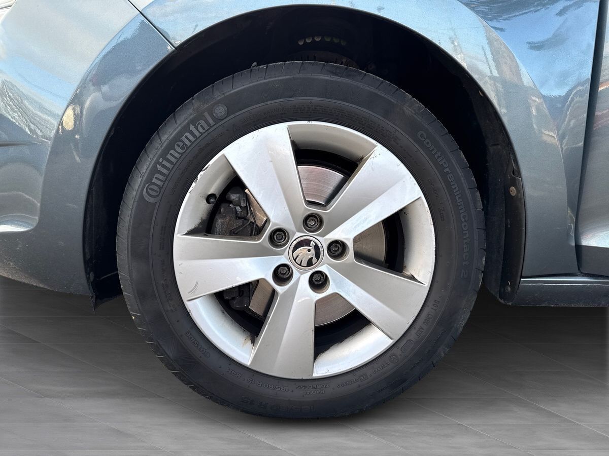 Sort Skoda Rapid fra 2017