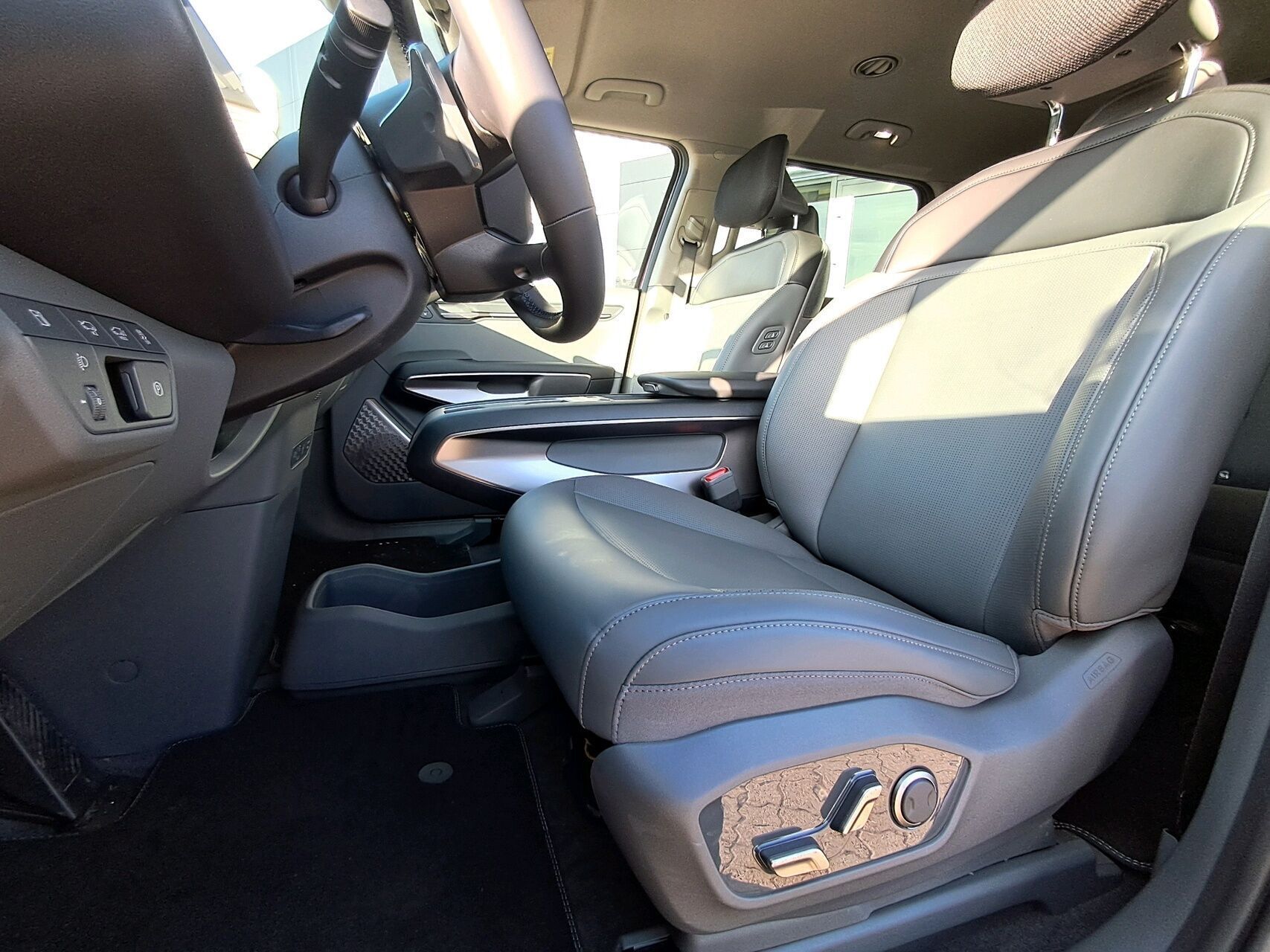 Kia EV9 EL Standard Range Upgrade 218HK 5d Aut.