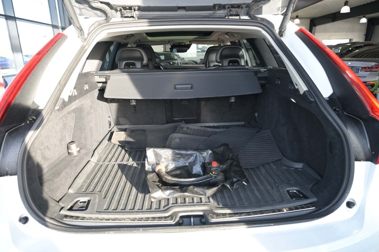 Hvid Volvo V90 fra 2017