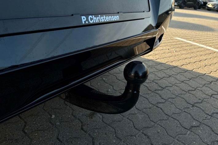 Blå Peugeot e-3008 fra 2025