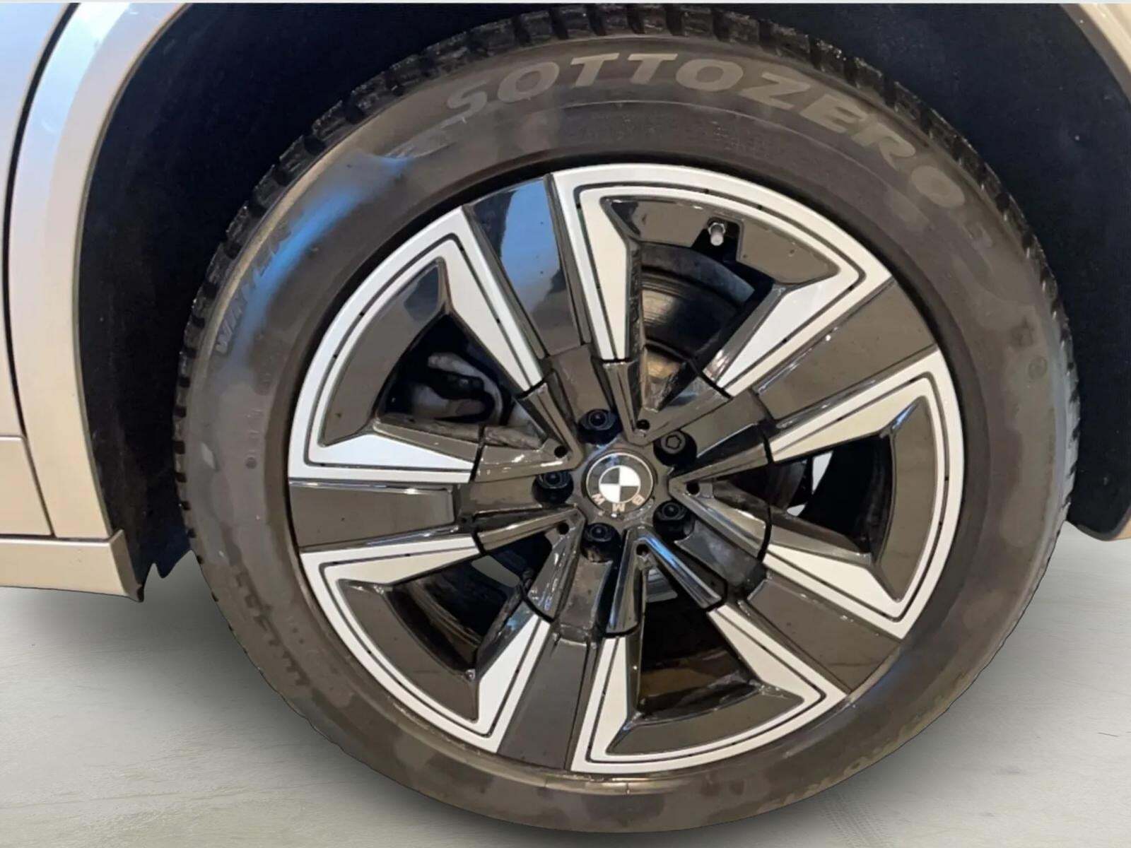 BMW iX3 Charged M-Sport