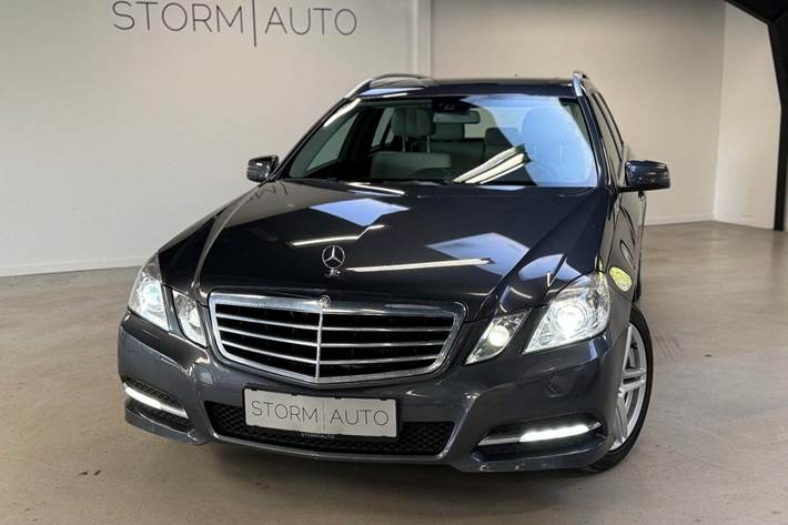 Sølv Mercedes E220 fra 2010