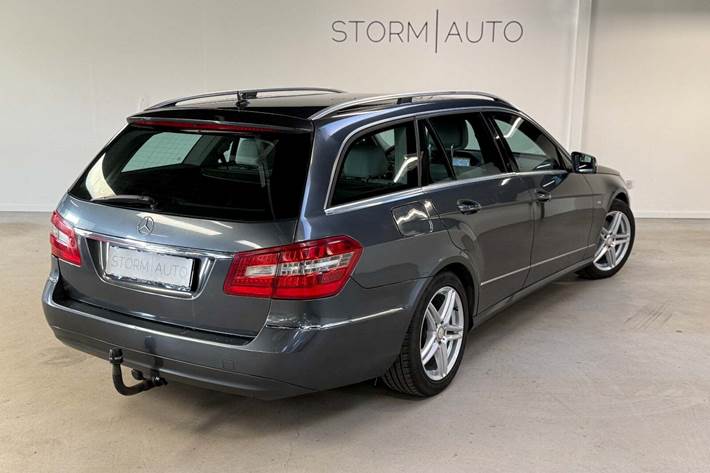 Sølv Mercedes E220 fra 2010