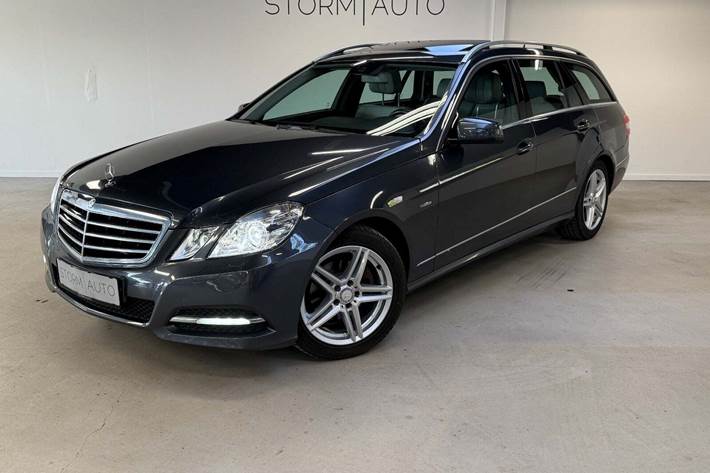 Sølv Mercedes E220 fra 2010