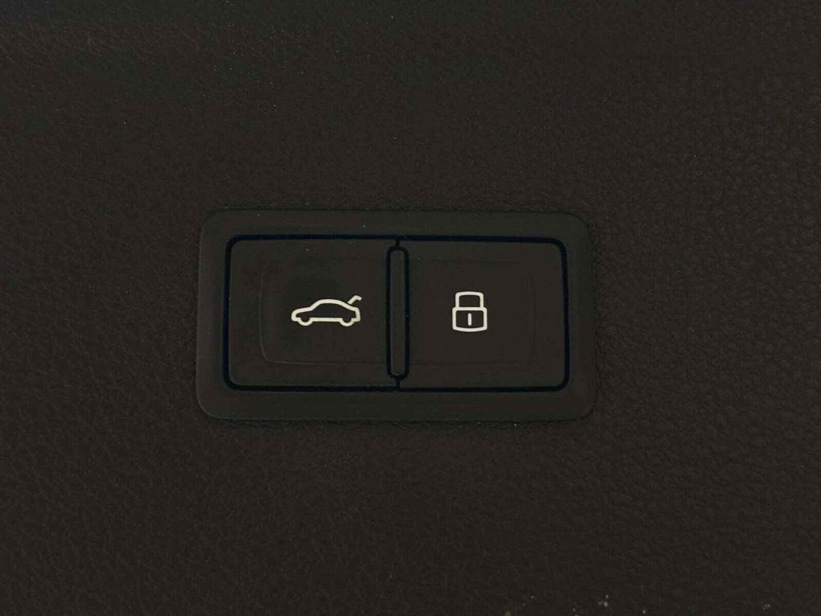 Blå Audi SQ5 fra 2017