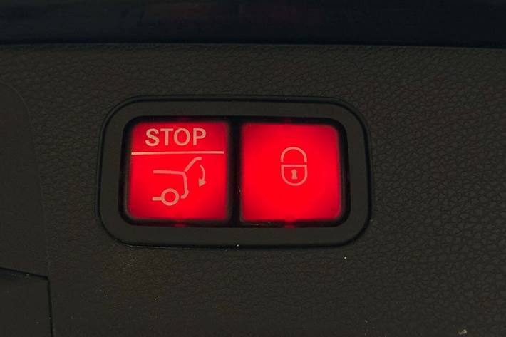 Sort Mercedes E220 d fra 2020