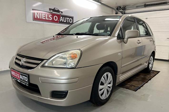 Orange Suzuki Liana fra 2005