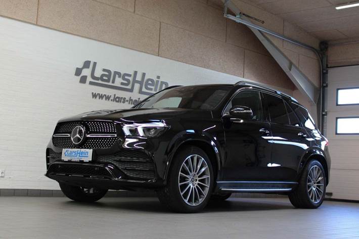 Sort Mercedes GLE350 de fra 2023 set udefra