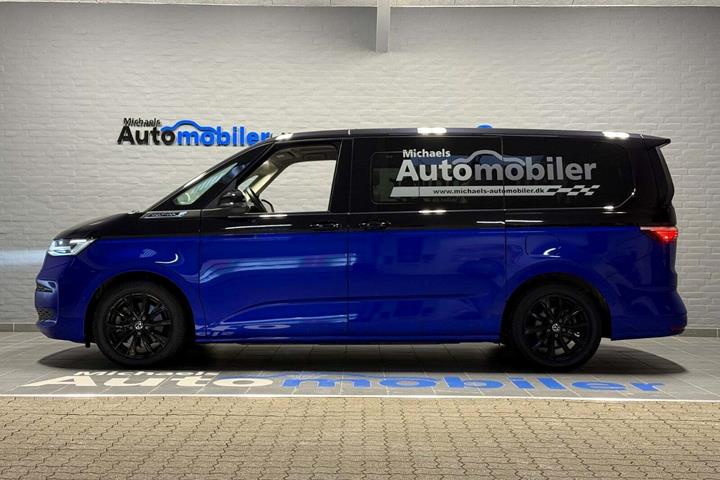 Sort VW Multivan fra 2024