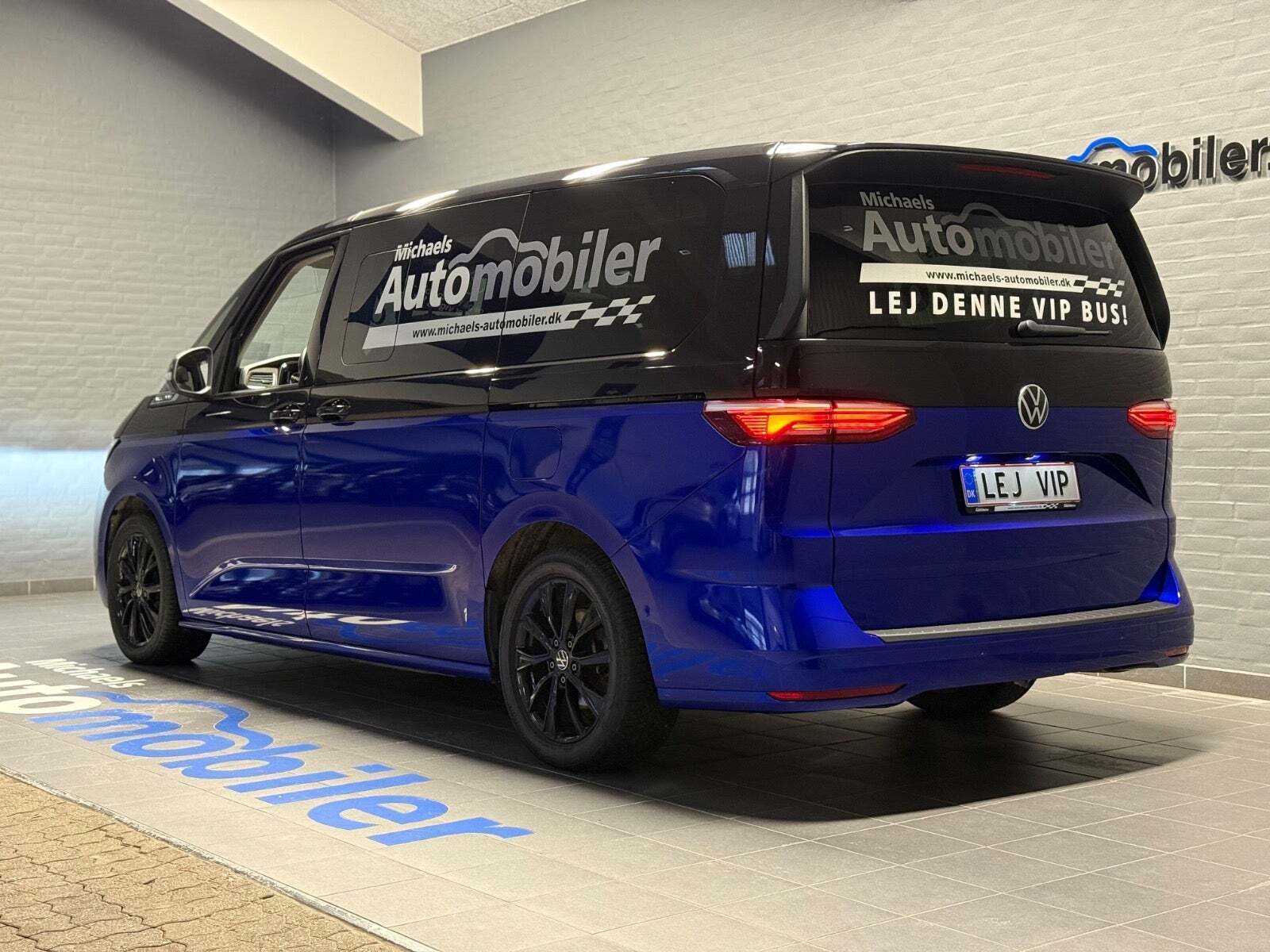 Sort VW Multivan fra 2024