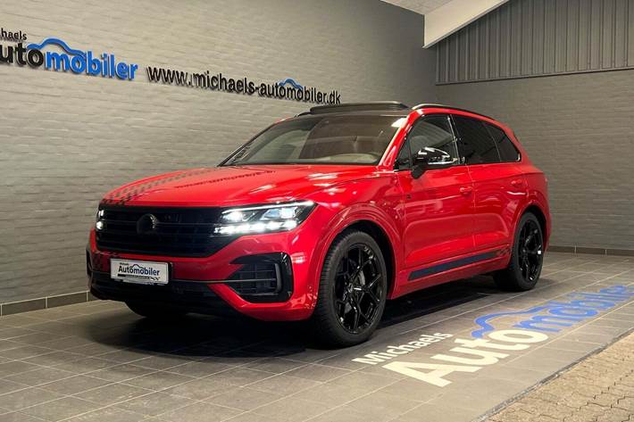 Grå VW Touareg fra 2021