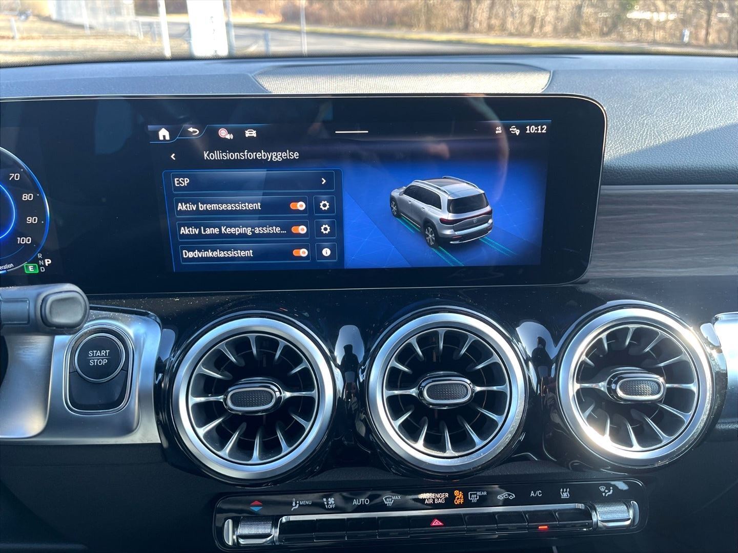 Sølv Mercedes EQB 250+ fra 2025