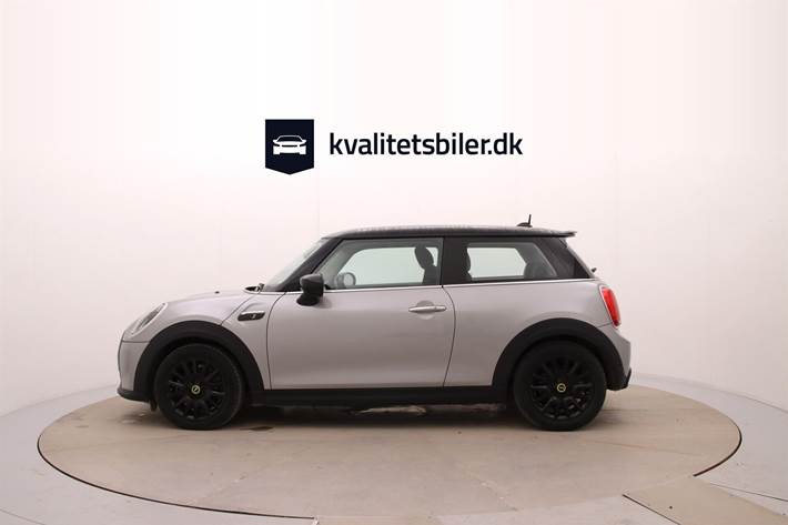 Sølv Mini Cooper fra 2023