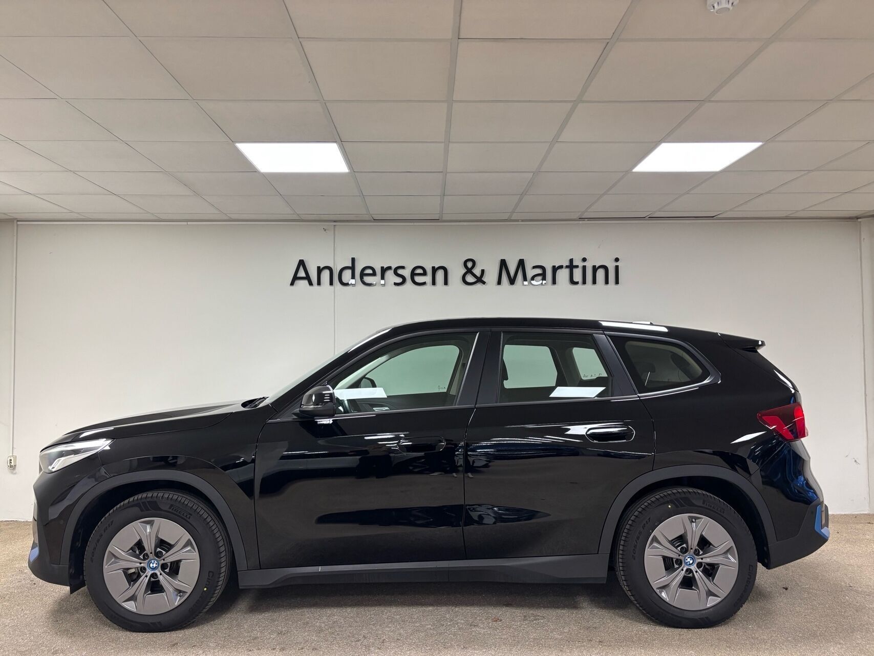 BMW iX1 xDrive30 EL xLine 4x4 313HK 5d Aut.