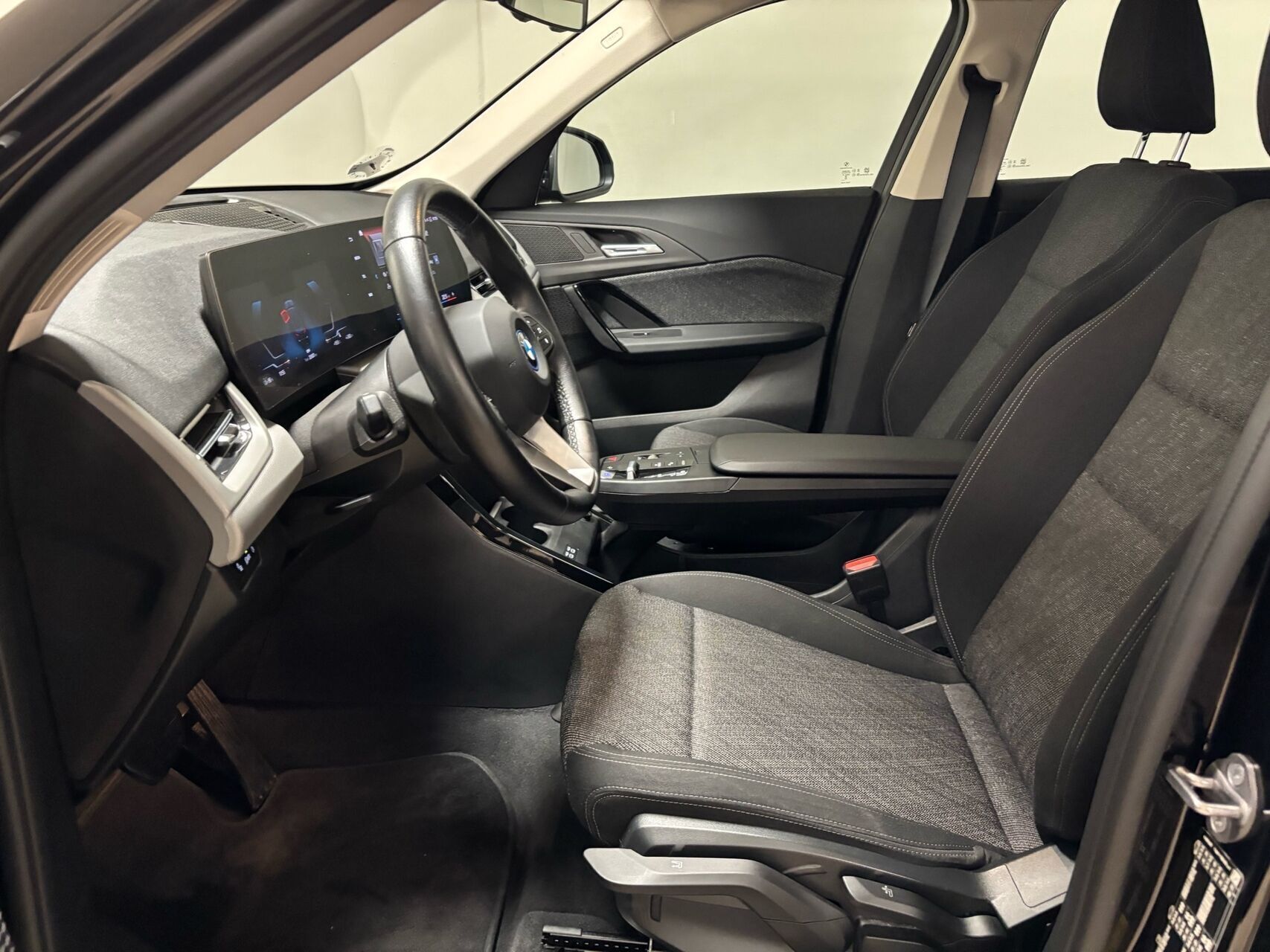 BMW iX1 xDrive30 EL xLine 4x4 313HK 5d Aut.