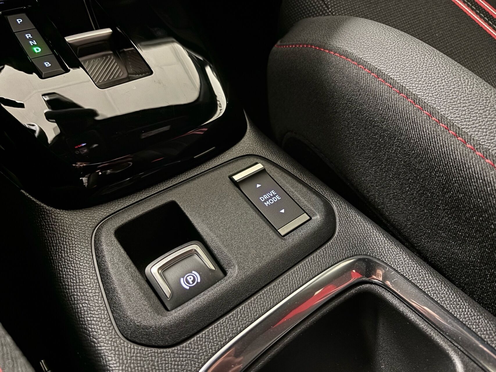 Hvid Opel Corsa-e fra 2023