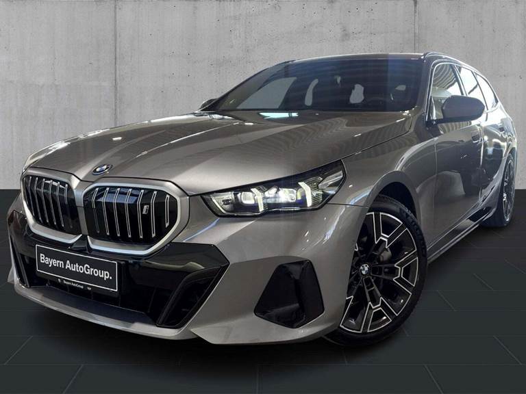 BMW i5 eDrive40 Touring Fully Charged