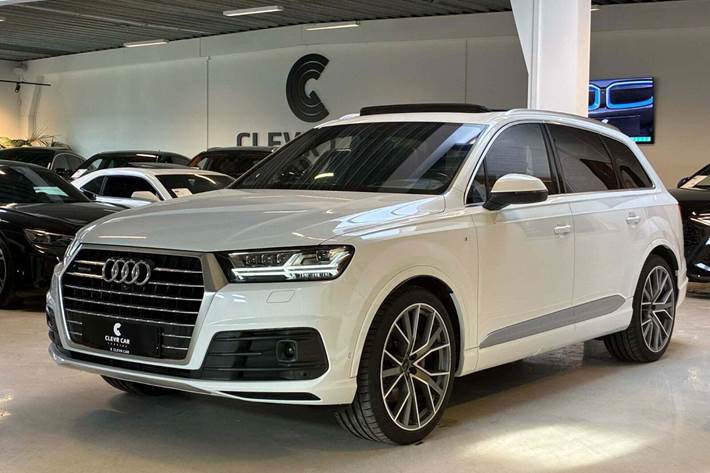 Hvid Audi Q7 fra 2017 set udefra
