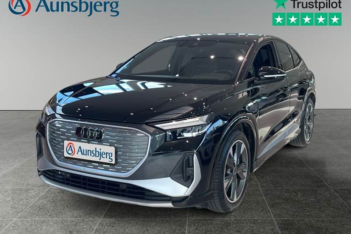Sort Audi Q4 e-tron fra 2023 set udefra