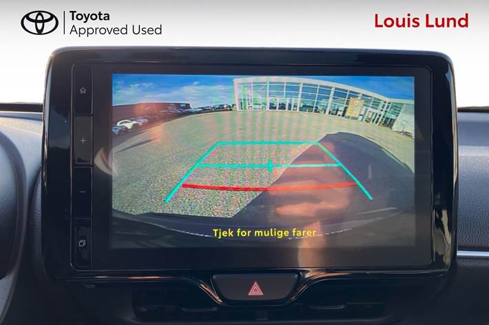 Blå Toyota Yaris Cross fra 2023