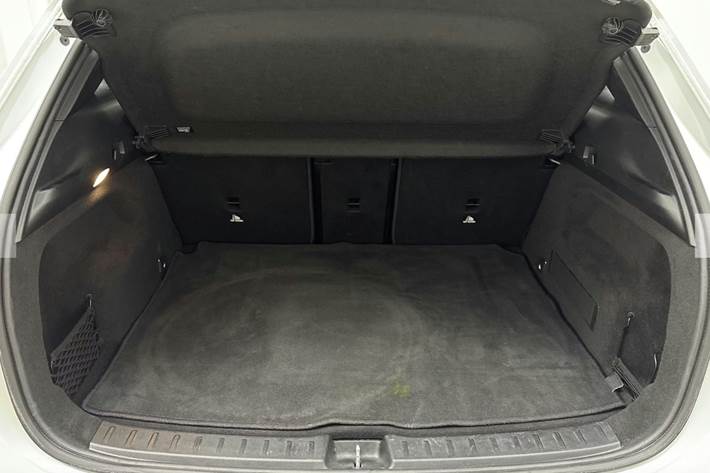 Hvid Mercedes EQA250 fra 2023