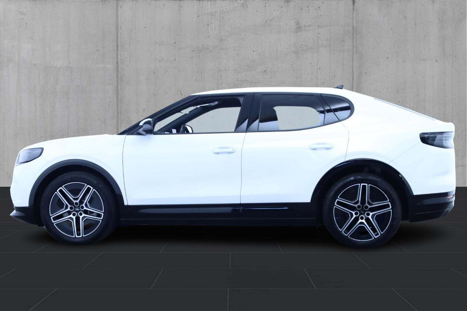 Hvid Ford Capri fra 2025