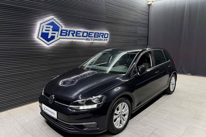 Sort VW Golf VII fra 2018 set udefra