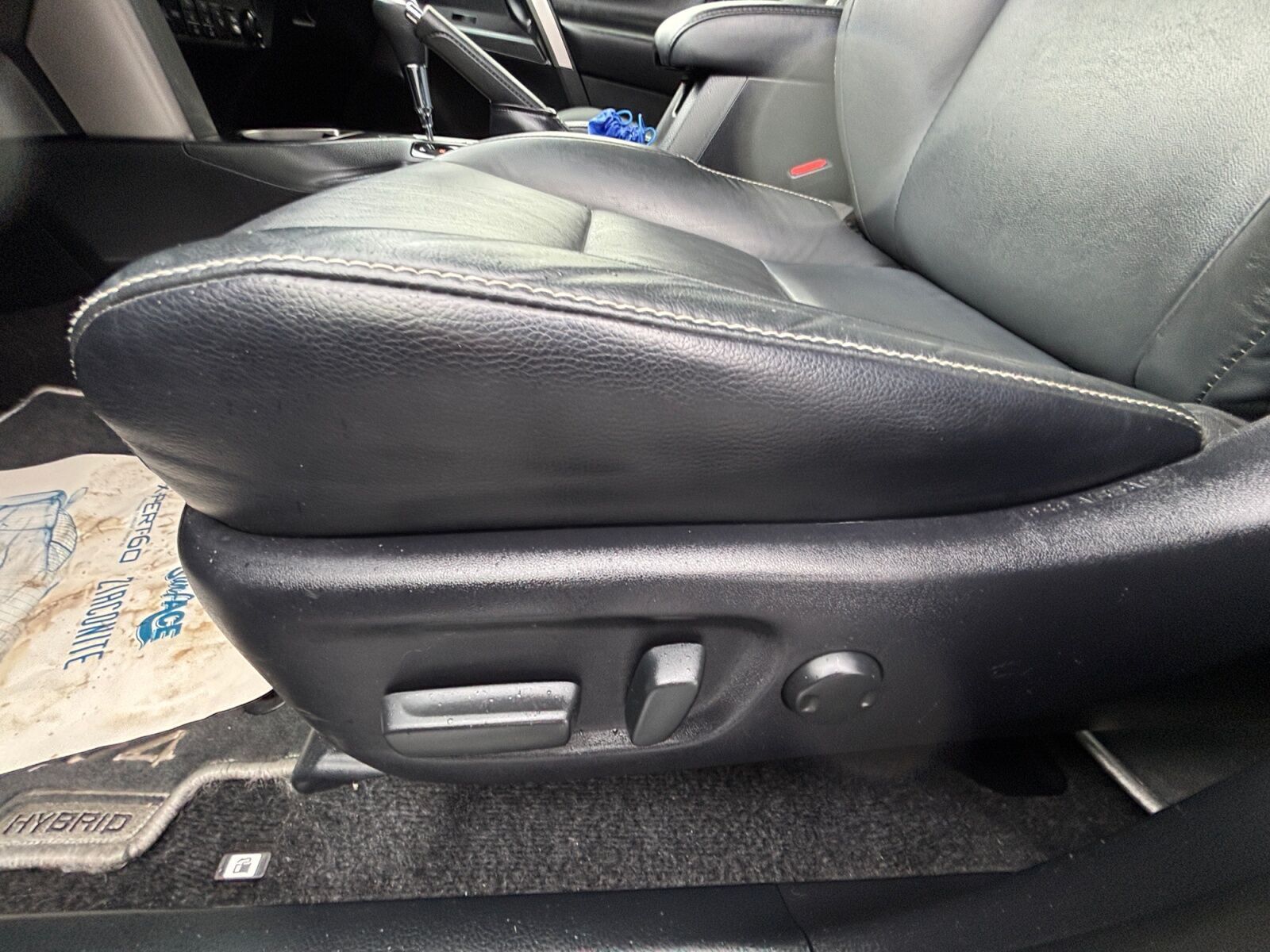 Grå Toyota RAV4 fra 2018